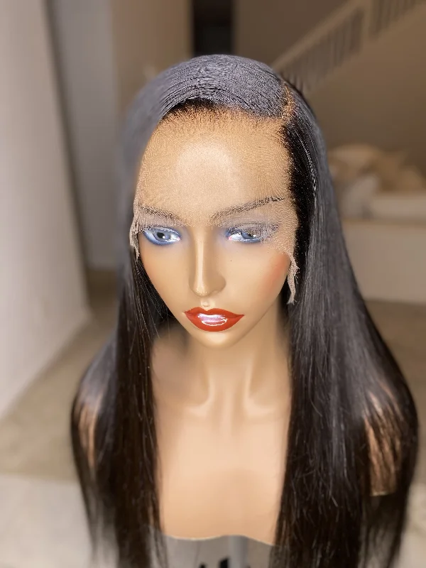 Human - hair lace wig for a luxurious and natural feelBRITTNEY