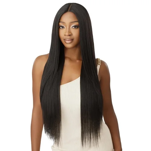 Full - lace wig with a natural - looking hairline for a seamless appearanceEvery36 EveryWear Synthetic Lace Front by Outre