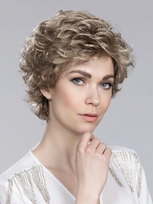 Lace wig with a curly texture for a bold and stylish choiceCity Wig by Ellen Wille | Synthetic Hair | Petite/Average Cap