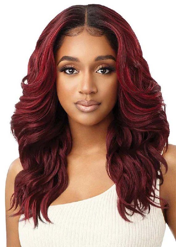 Lace wig with a straight texture for a sleek and minimalist lookDione