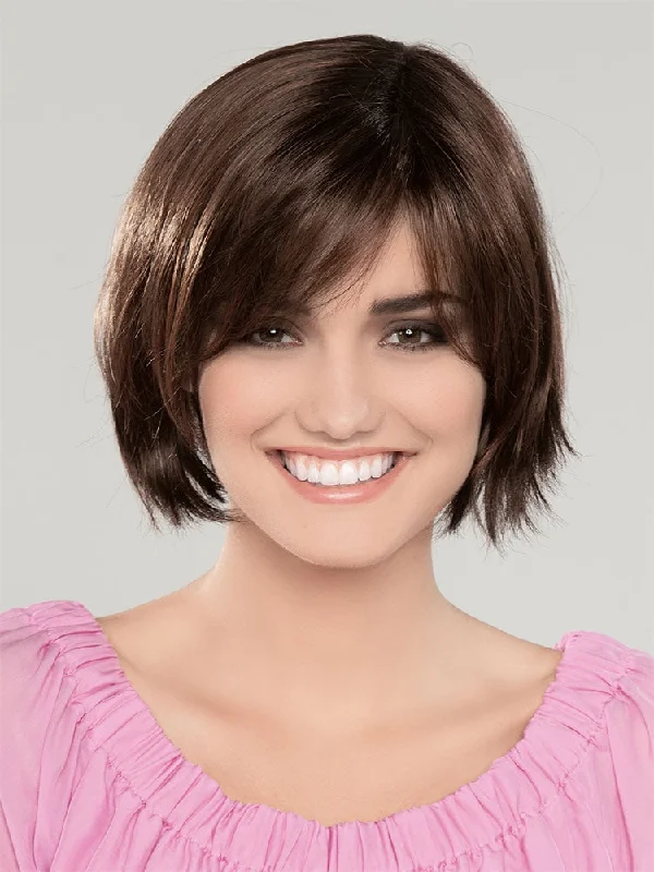 Ash - blonde bob wig for a trendy and cool - toned lookLucca Deluxe Lace wig - Ellen Wille Stimulate Collection